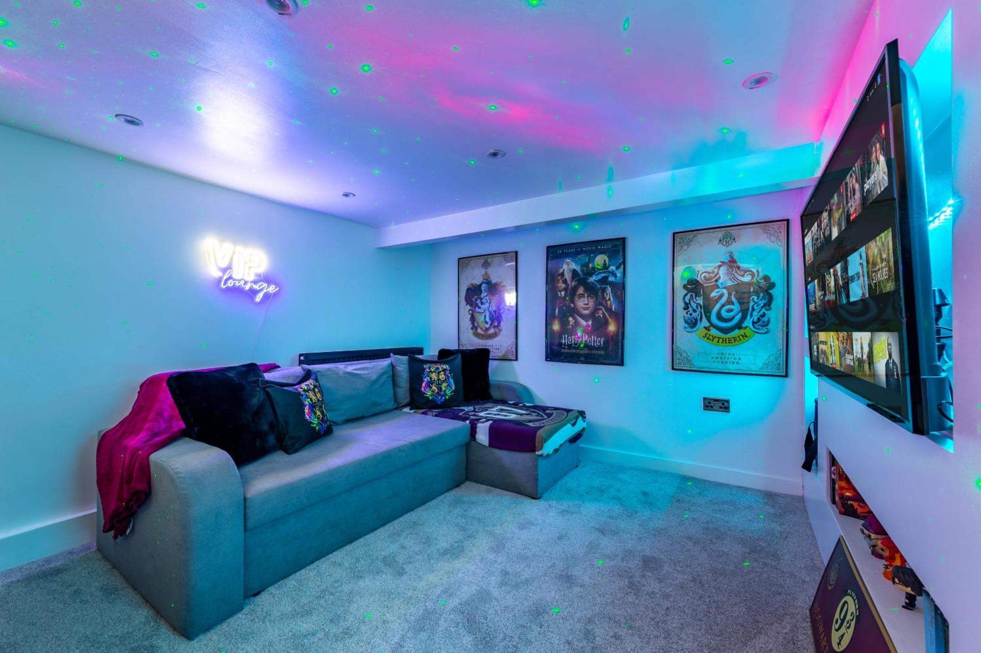 The Hogwarts Retreat - Cinema Room - Special May Offer - 25Th - 31St Watford  Dış mekan fotoğraf