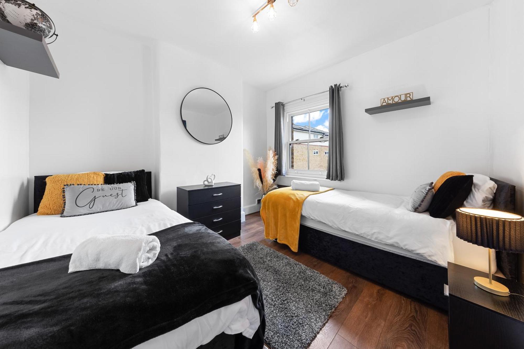 The Hogwarts Retreat - Cinema Room - Special May Offer - 25Th - 31St Watford  Dış mekan fotoğraf