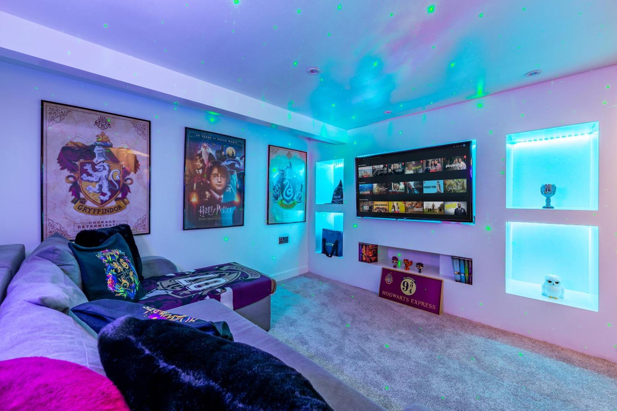 The Hogwarts Retreat - Cinema Room - Special May Offer - 25Th - 31St Watford  Dış mekan fotoğraf