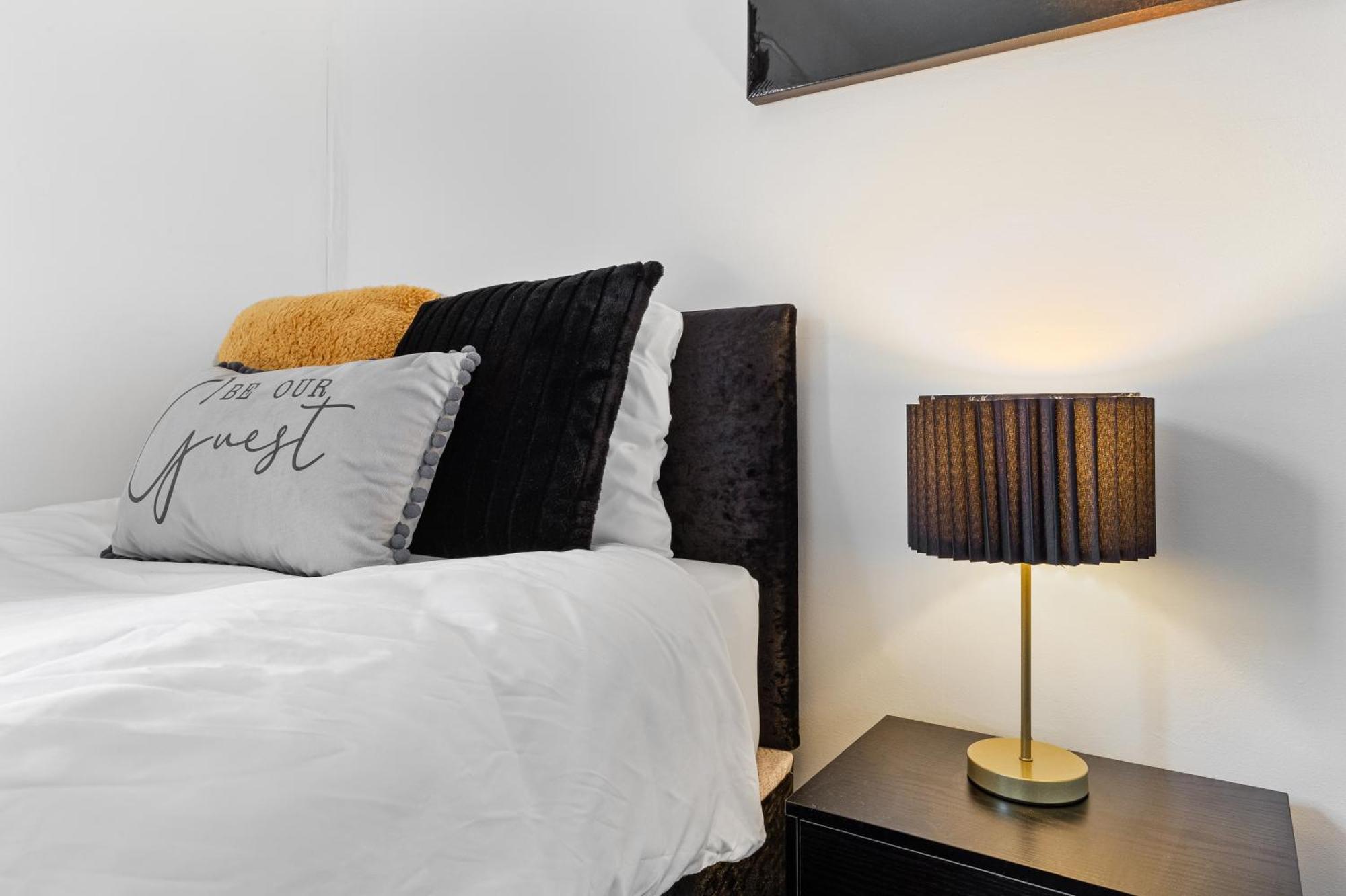The Hogwarts Retreat - Cinema Room - Special May Offer - 25Th - 31St Watford  Dış mekan fotoğraf
